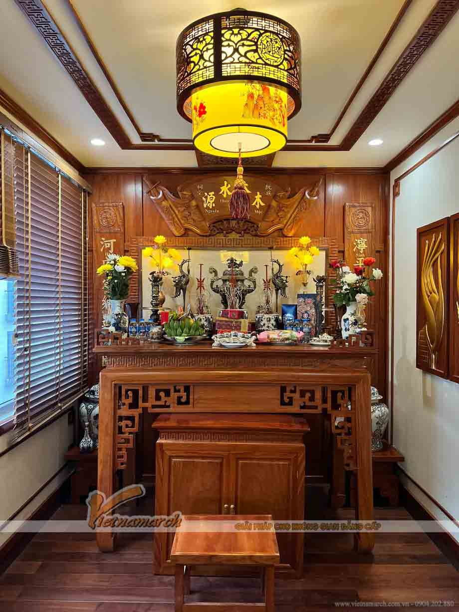 Lắp đặt đèn trần trang trí phòng thờ gỗ hương DG10 tại Quảng Ninh > Cấu trúc đèn chắc chắn với khung gỗ sang trọng