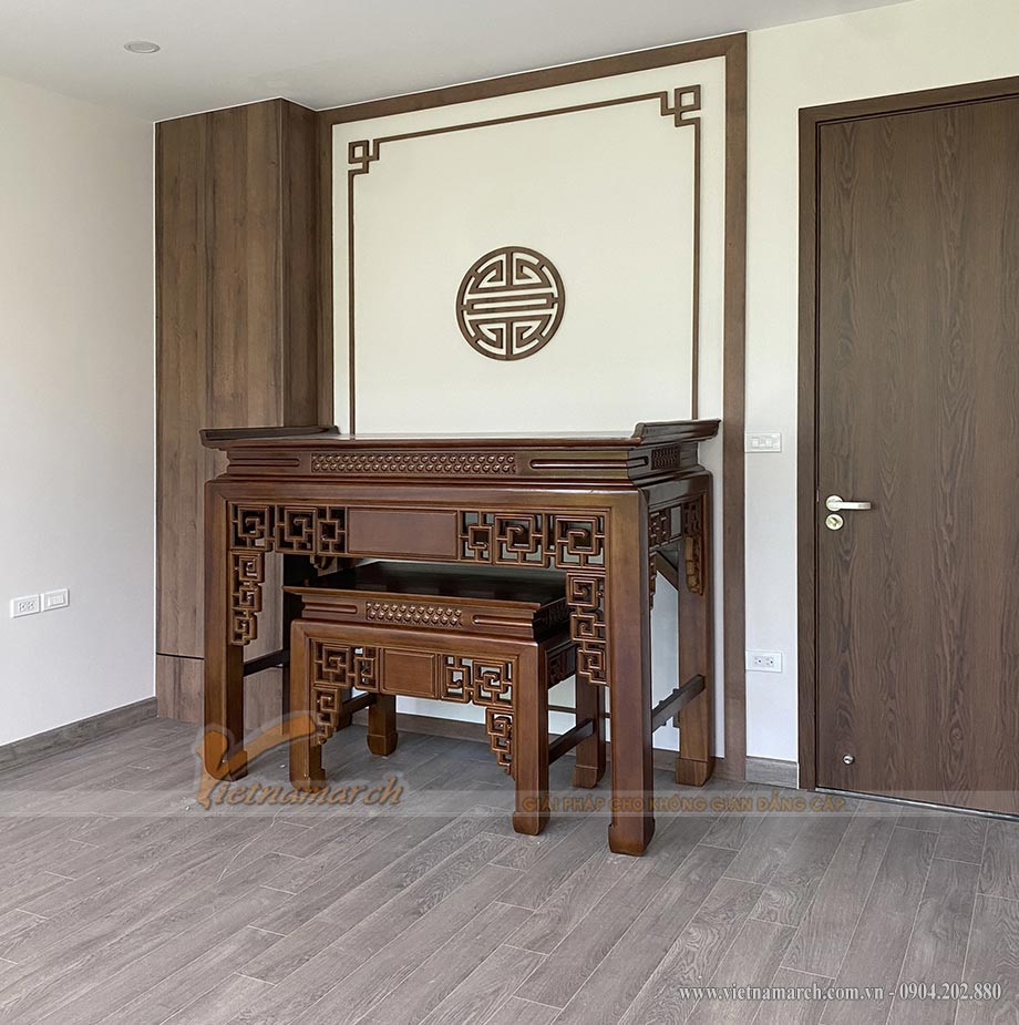 Lắp đặt bàn thờ móc mỏ gỗ gụ tại chung cư Hà Nội Melody Residence