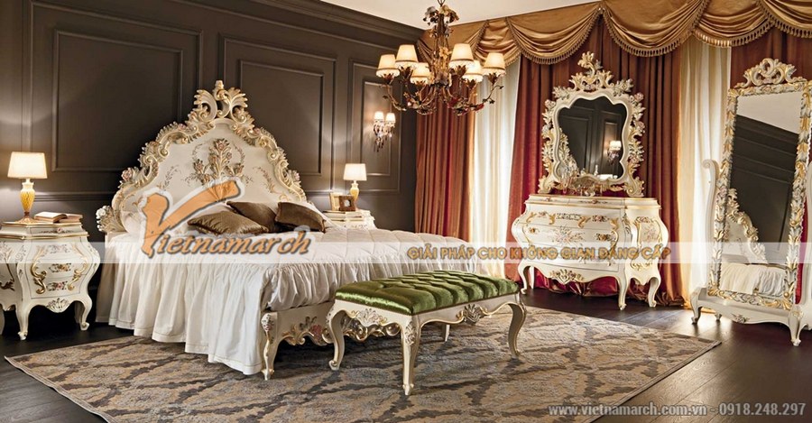 Thiết kế nội thất phòng ngủ theo phong cách cổ điển, sang trọng > Phong cách hoàng gia thể hiện trong chạm khắc tinh xảo trên các đồ vật