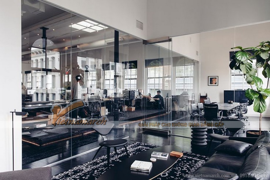 8 gợi ý thiết kế văn phòng độc đáo nhất năm 2023 > Thiết kế văn phòng bằng các vách kính