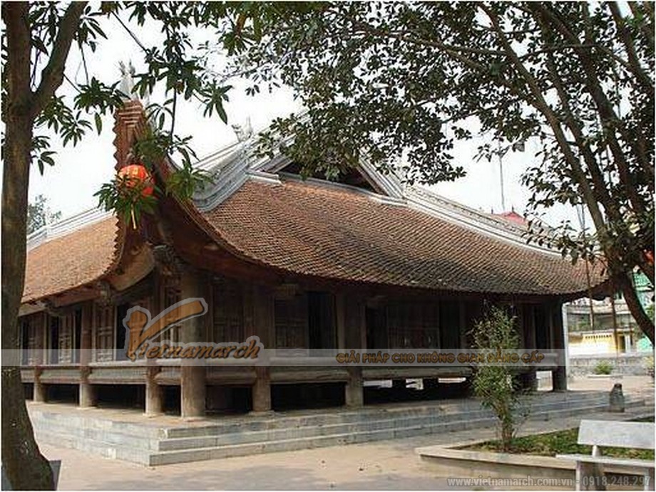 Tìm hiểu kiến trúc đình làng cổ của người dân Bắc Bộ Việt Nam > sàn của đình được tôn lên cao.