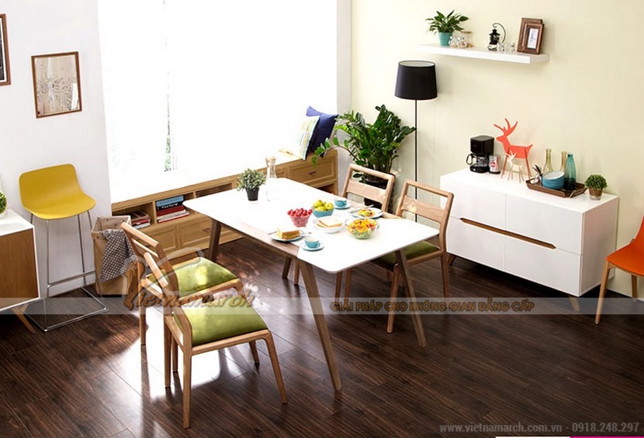 Không gian bếp tràn đầy sức sống với bộ bàn ăn gỗ cao cấp, tiện nghi > 