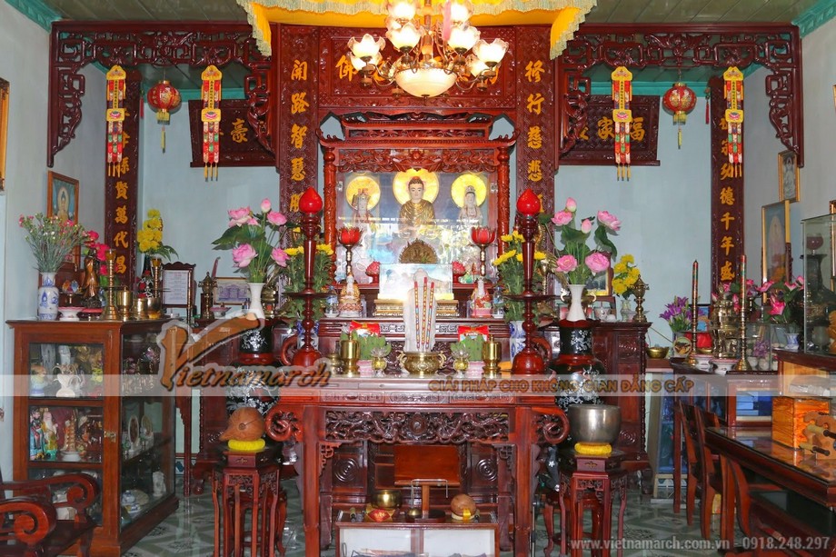 Mẫu bàn thờ truyền thống trang trọng cho mọi gia đình, dòng họ > Mẫu bàn thờ truyền thống trang trọng cho mọi gia đình