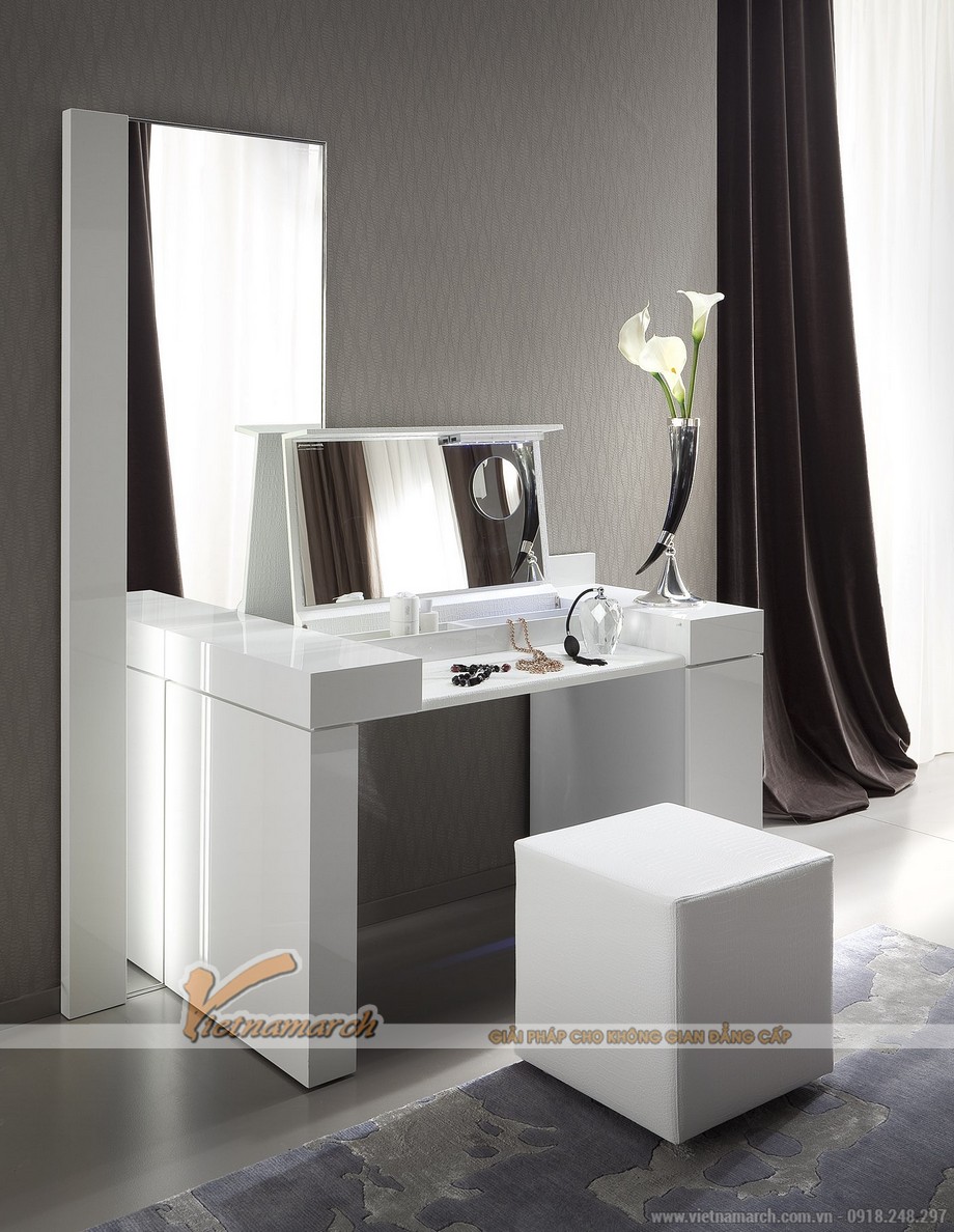 Hoàn thiện không gian phòng ngủ với bàn trang điểm thiết kế thông minh > Hoàn thiện không gian phòng ngủ với bàn trang điểm thiết kế thông minh