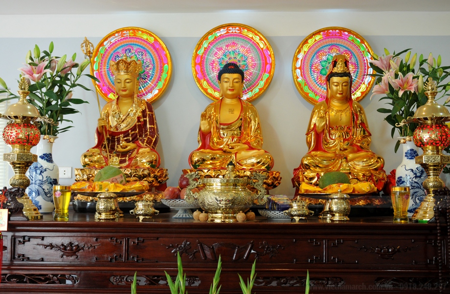 31 bàn thờ Phật tam cấp thuận tiện cho việc thờ cúng