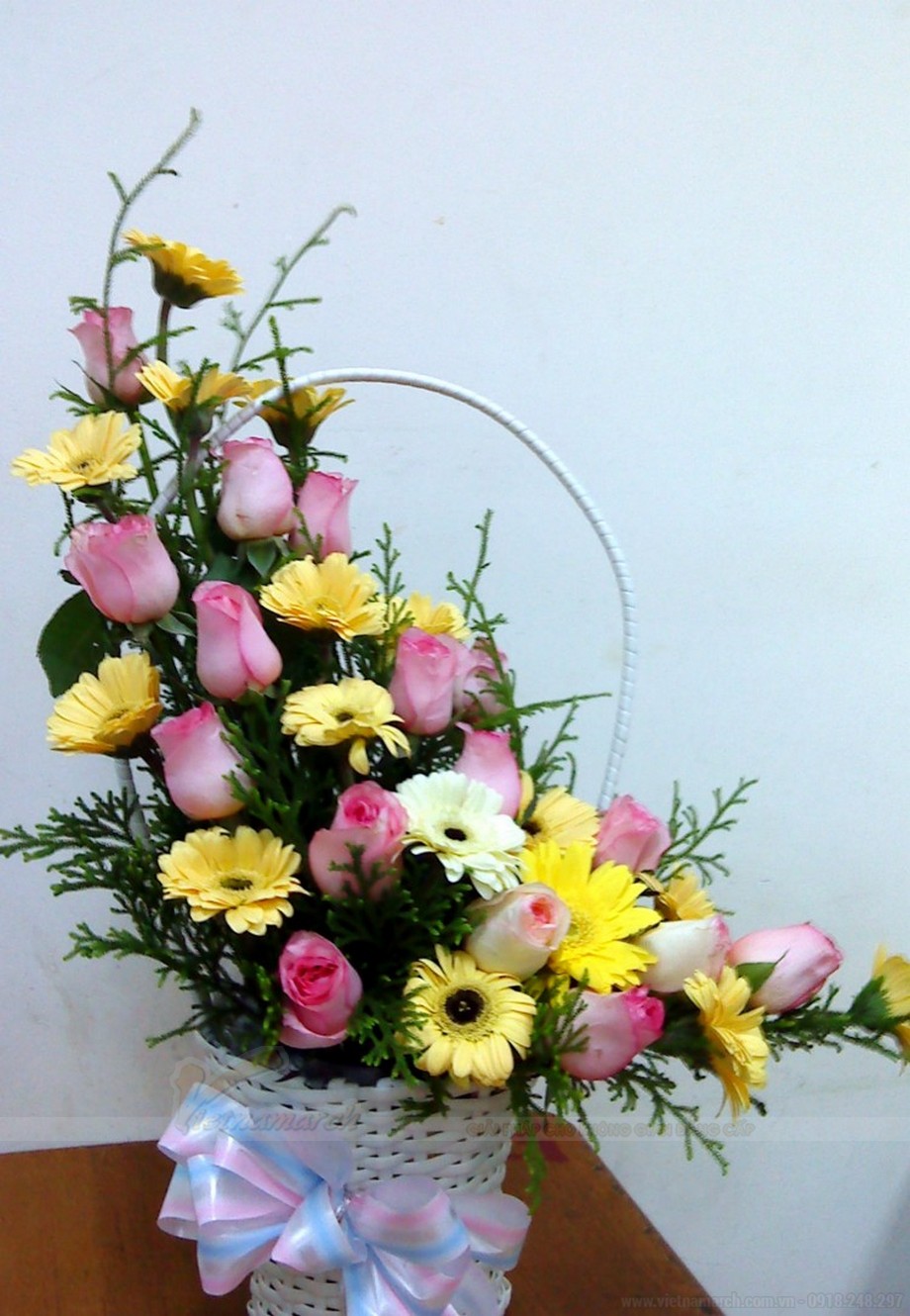 Một số loại hoa cắm bàn thờ ngày tết rước lộc vào nhà! > Một số loại hoa cắm bàn thờ ngày tết rước lộc vào nhà!