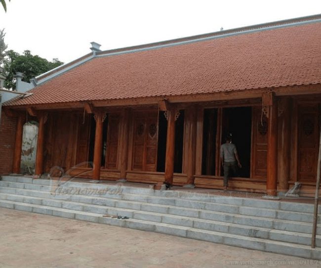Nhà thờ họ bằng gỗ đẹp và đầy uy nghiêm