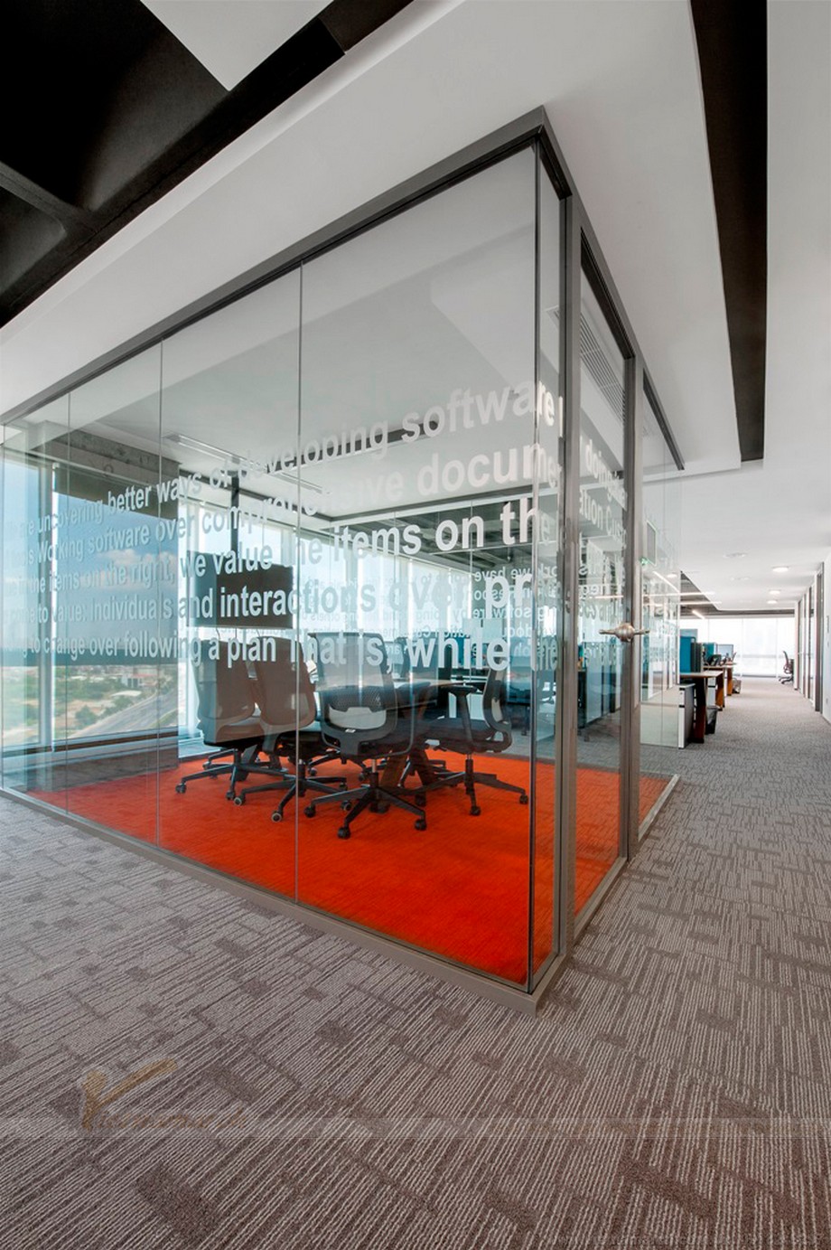 Thiết kế nội thất văn phòng chia sẻ coworking space ấn tượng