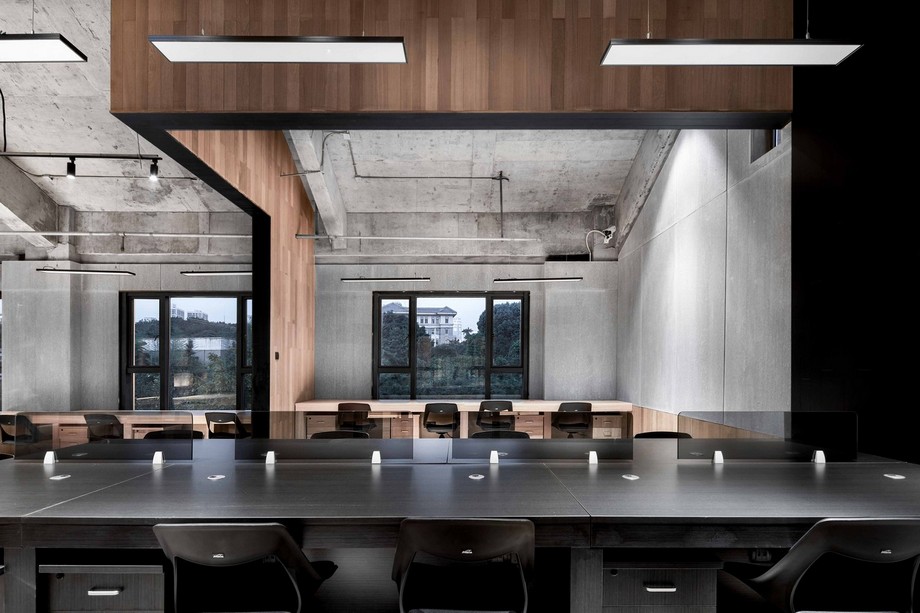 Dự án thiết kế không gian làm việc chung coworking space hiện đại với gỗ > Thiết kế khu vực phòng họp trong không gian làm việc chung