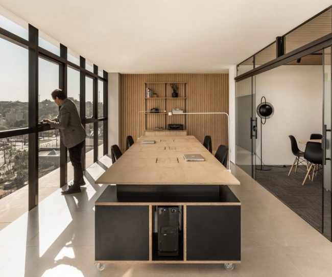 Dự án thiết kế không gian làm việc chung coworking space hiện đại với gỗ sáng màu