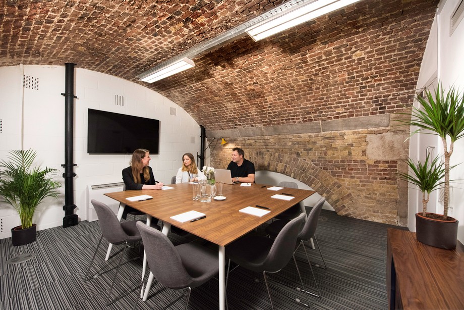 Thiết kế phòng họp trong không gian làm việc chung cowoking space