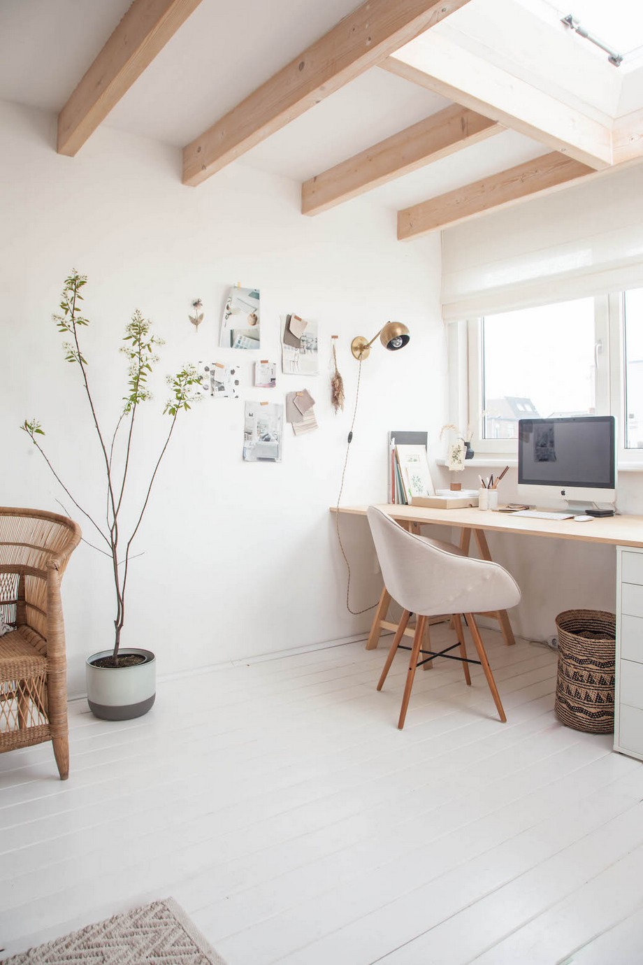 Đột nhập mẫu thiết kế văn phòng nhỏ kết hợp nhà ở trang nhã, gọn gàng > Thiết kế văn phòng làm việc tại nhà đẹp và lãng mạn