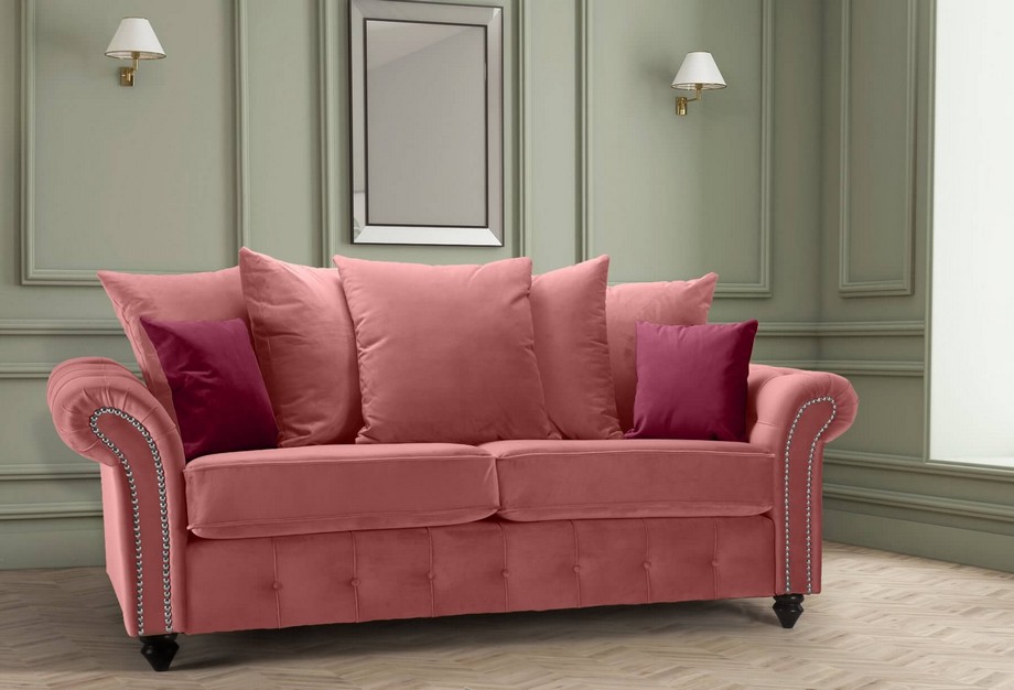 35 mẫu ghế sofa màu hồng ấn tượng cho phòng khách , phòng ngủ thêm phần lãng mạn! > Màu ghế sofa hồng này đậm hơn màu ghế trên nhưng về phong cách khá tương đồng