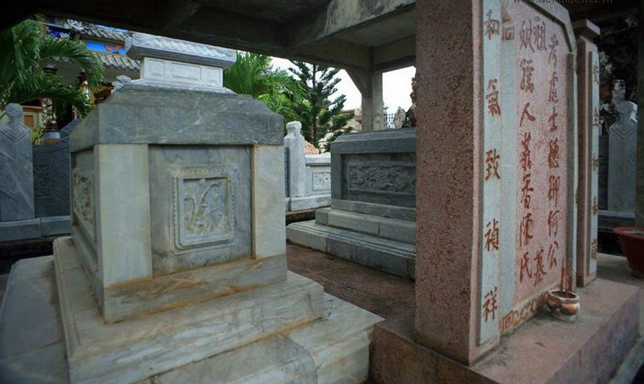 Khám phá những nét đẹp kiến trúc của lăng mộ 3000 cây vàng ở Kiên Giang > Lăng mộ 3000 cây vàng
