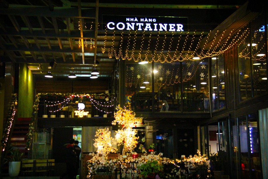 Mẫu thiết kế nhà hàng container ở Lương yên > Thiết kế nội thất bên trong nhà hàng container Lương Yên