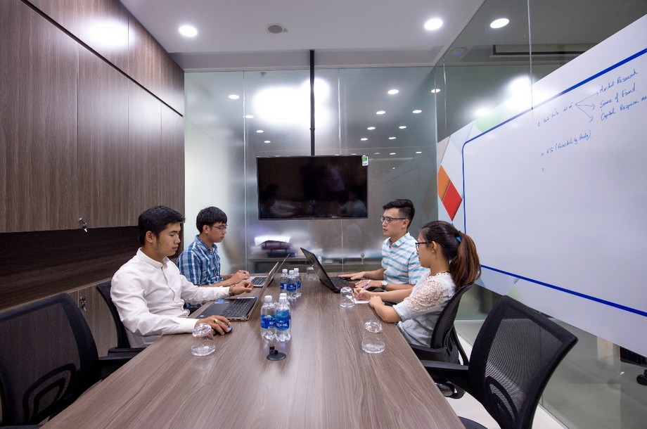 Công trình văn phòng chia sẻ tại Đà Nẵng – V.Startup > Văn phòng chia sẻ tại Đà Nẵng V-Startup