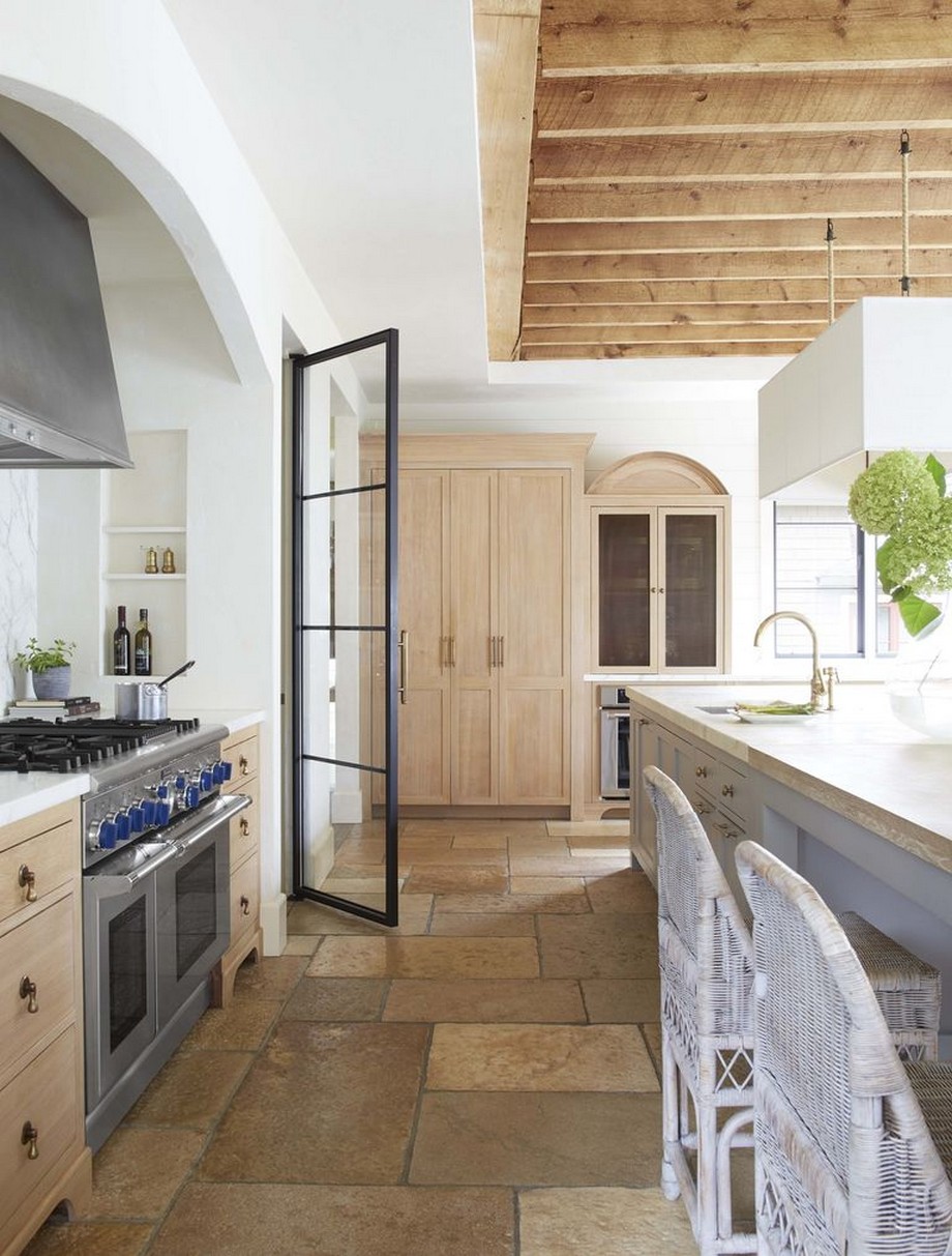Thiết kế ngôi nhà đẹp như biệt thự trong truyện cổ tích > Thiết kế nội thất phòng bếp