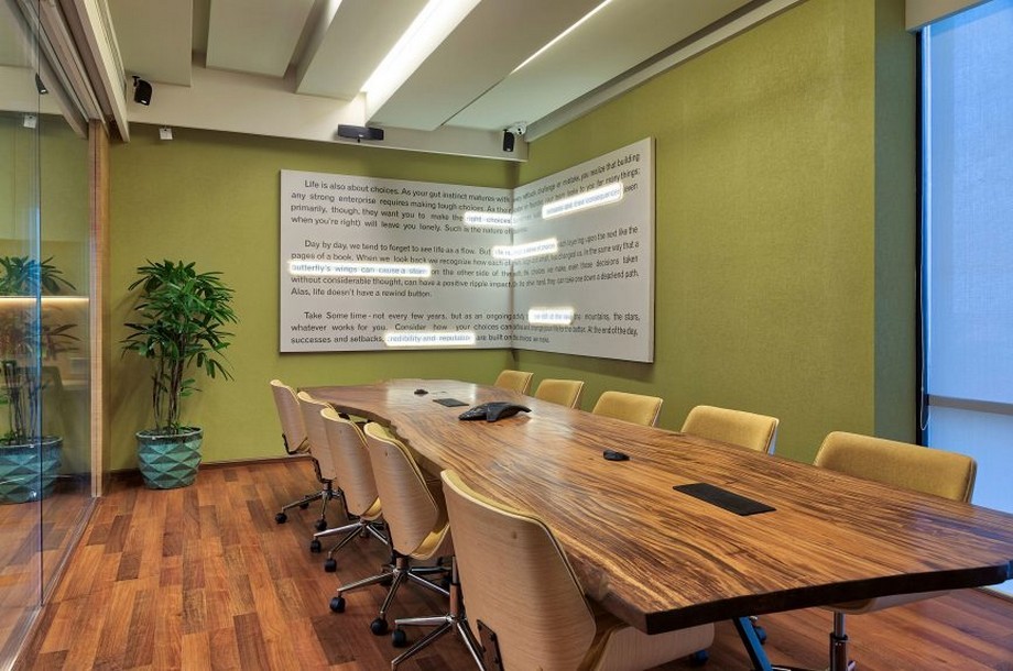 Đừng bỏ lỡ 55 mẫu thiết kế phòng họp đẹp, chuyên nghiệp > Cá tính, chuyên nghiệp với mẫu thiết kế phòng họp đầy cây xanh