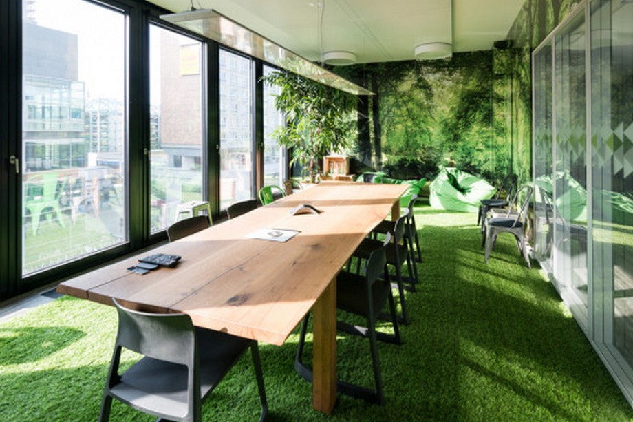 Cá tính, chuyên nghiệp với mẫu thiết kế phòng họp đầy cây xanh