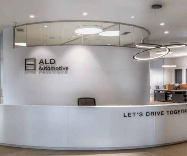 Mê mẩn với mẫu thiết kế nội thất văn phòng cho công ty ô tô ALD hiện đại, tiện nghi