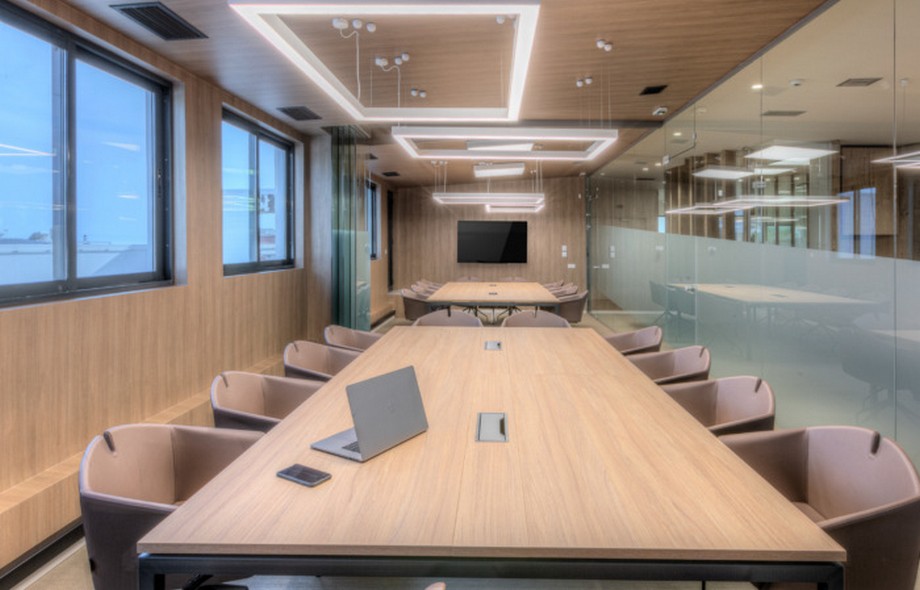 Mê mẩn với mẫu thiết kế nội thất văn phòng cho công ty ô tô ALD hiện đại, tiện nghi > Thiết kế phòng họp đẹp