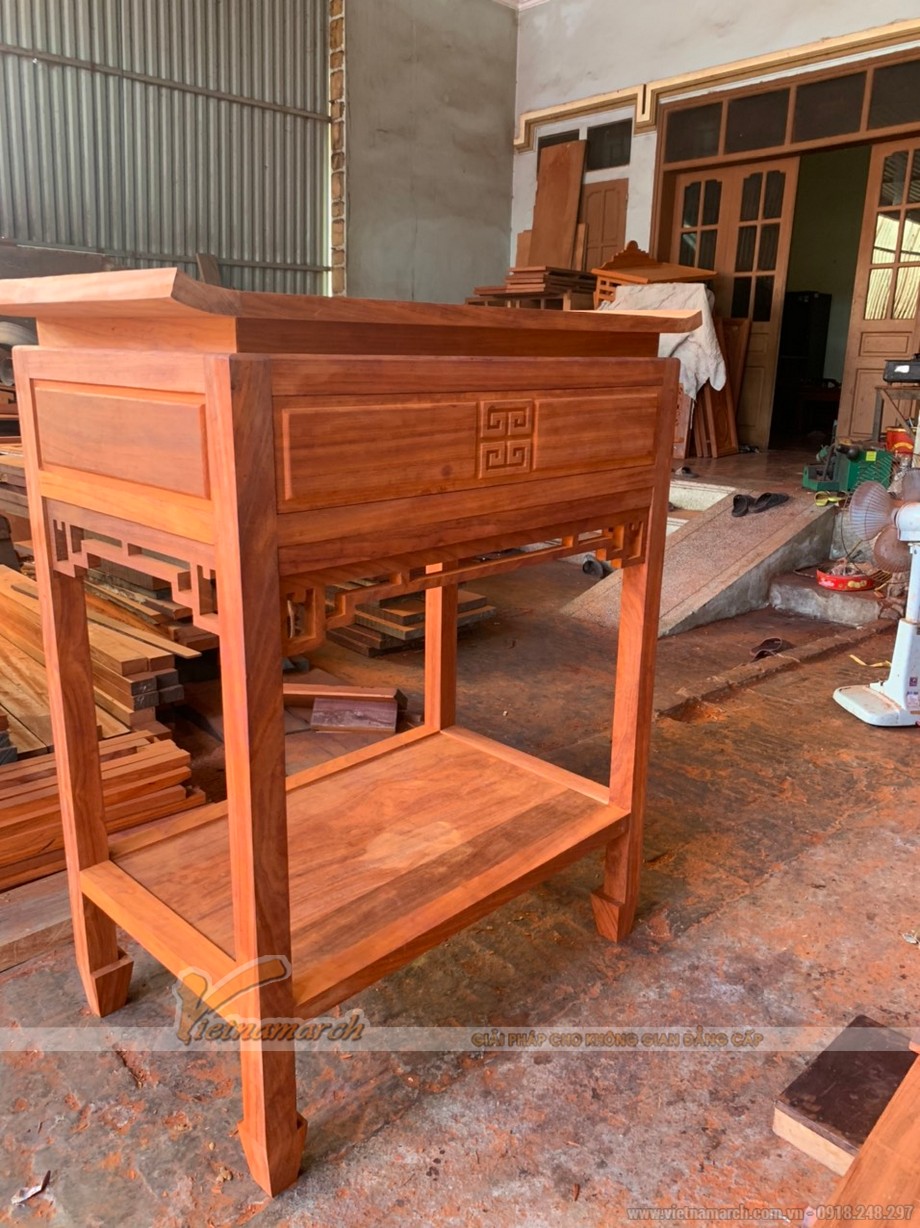 Vietnamarch cung cấp bàn thờ đứng gỗ hương BTD06 tại chung cư K33 Long Biên – Hà Nội > Bàn thờ đứng gỗ hương Vietnamarch