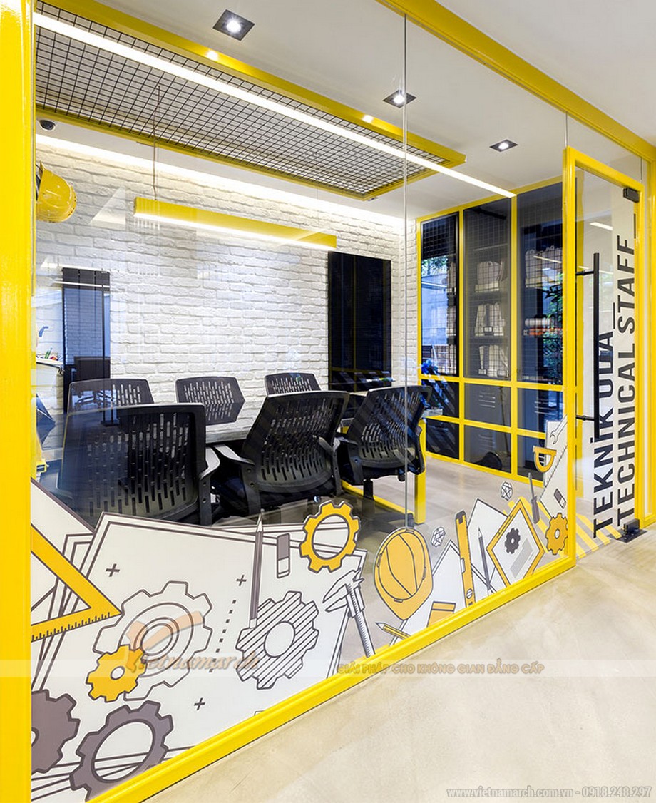 Mẫu thiết kế nội thất văn phòng cao cấp Tập đoàn EMRE GROUP với tông màu tương phản > Phòng họp vui nhộn và hiện đại