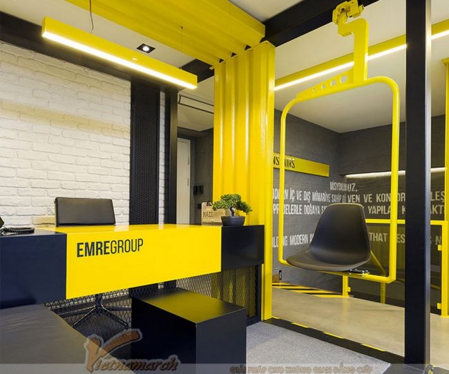 Mẫu thiết kế nội thất văn phòng cao cấp Tập đoàn EMRE GROUP với tông màu tương phản