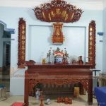 Mẫu bàn thờ Ngũ phúc gỗ Gụ trang trí cuốn thư câu đối tại Hoàng Mai – Hà Nội