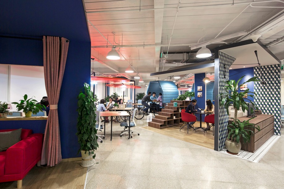 Thiết kế văn phòng ngôi nhà xe ba bánh với xu hướng không gian động thịnh hành 2023 > Thiết kế phòng làm việc tập trung với xu hướng nội thất di động thịnh hành 2021