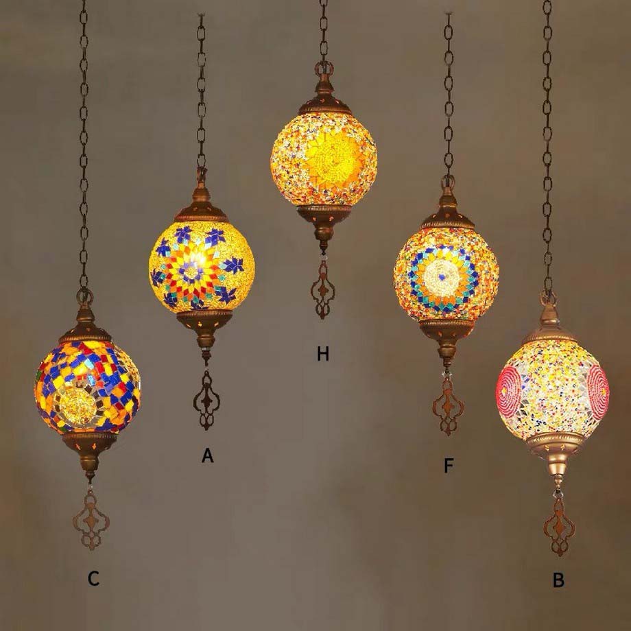 99+ mẫu đèn trang trí nhà gỗ, nhà cổ- Lưu giữ nét đẹp không gian xưa > Chất liệu đồng cao cấp kết hợp với đèn led màu sắc vô cùng ấn tượng